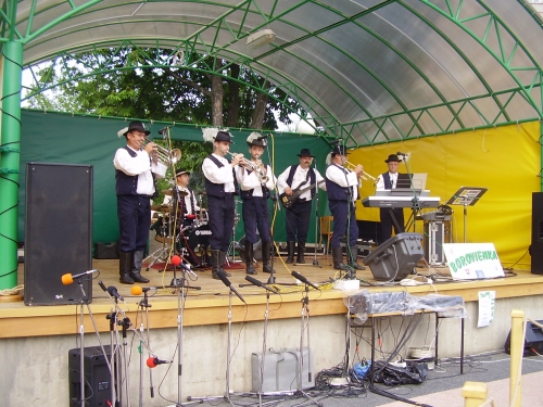 Jarmok 2007 - vystúpenie Borovienky z Lančára na Námestí slobody